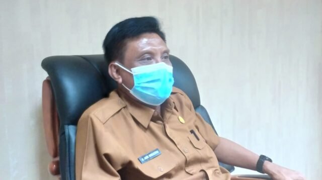 Sekretaris DPRD Kabupaten PPU, Andi Singkerru, saat memberi keterangan kepada awak media.