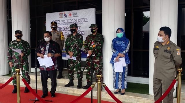 Walikota Balikpapan HM Rizal Effendi memberikan keterangan pers tentang perayaan HUT Kota. (Foto: Ariel)