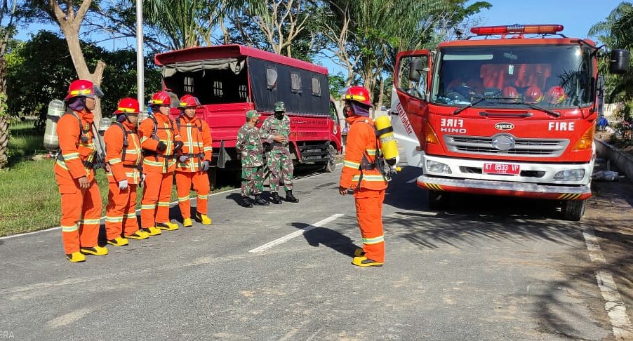 Berita PPU Terkini - Apel dan persiapan simulasi penanganan Karhutla oleh personel gabungan di Mapolres PPU, Jumat (19/03).