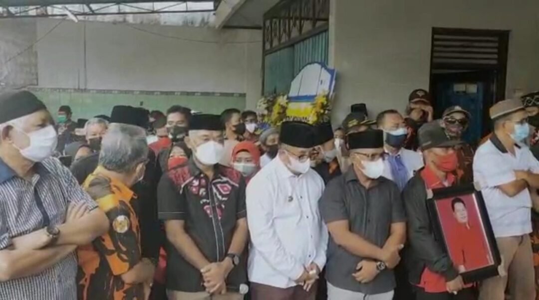 Berita Kaltim Terkini - Budiono Hadiri Pelepasan Jasad Rekan Sejawatnya, Riri Saswita Diano