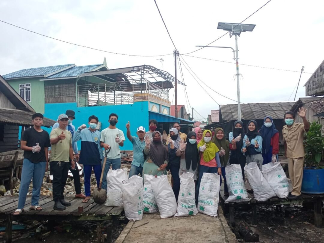 Berita PPU Terkini - Warga Jenebora dimotori Lurah Masrani berhasil tangani sampah.