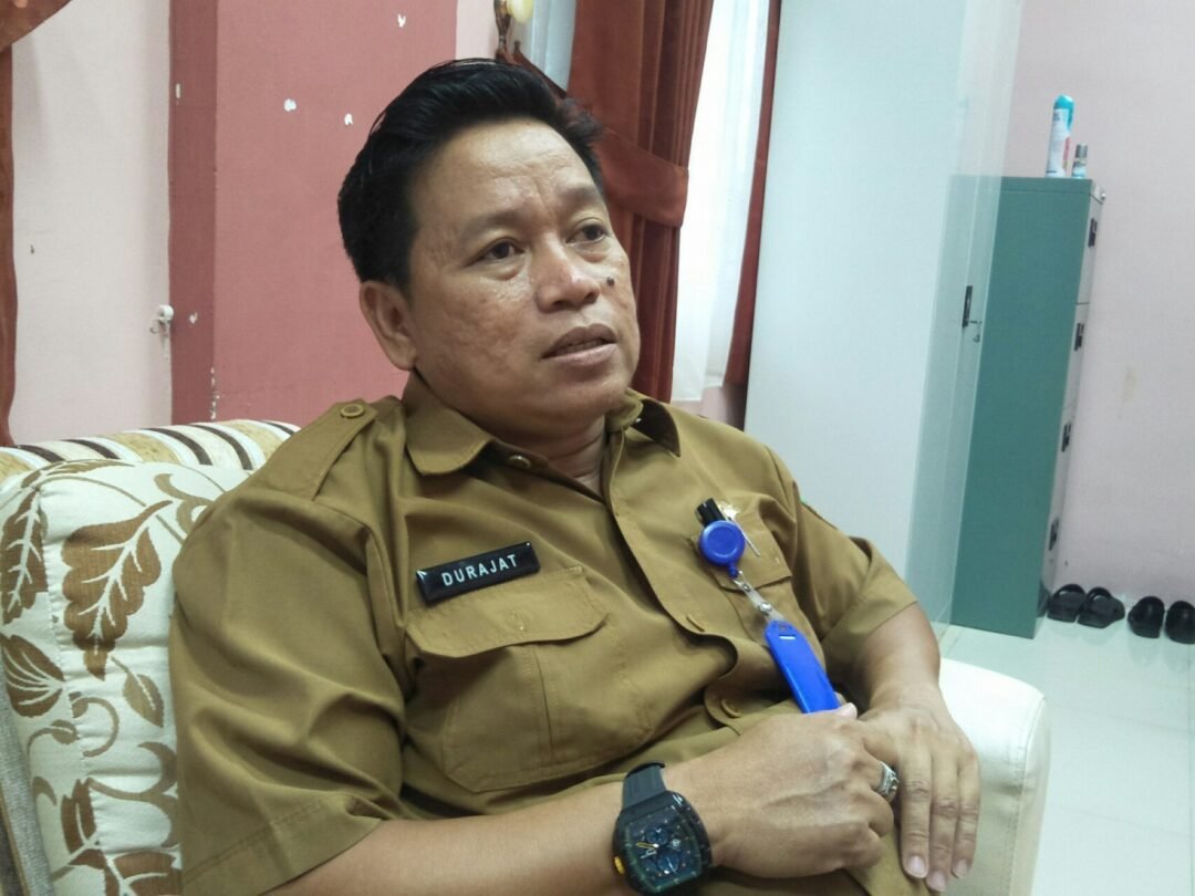 Berita PPU Terkini - Kepala Bagian Ekonomi Sekretariat Kabupaten PPU, Durajat saat dikonfirmasi, Senin (22/03).