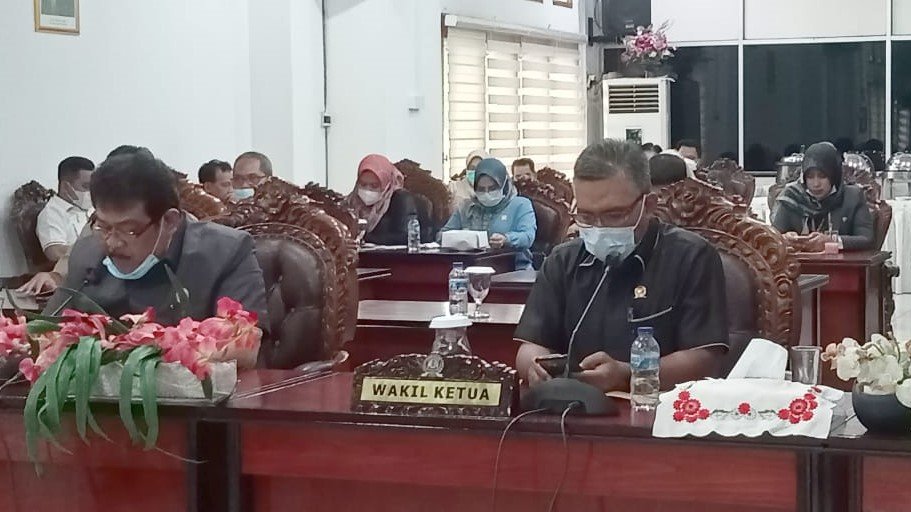 Berita Kaltim Terkini - Ketua DPRD Kota Balikpapan, Abdulloh memimpin Rapat Paripurna