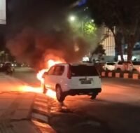 Berita Kaltim Terkini - Mobil Terbakar, Sempat Bikin Panik Warga