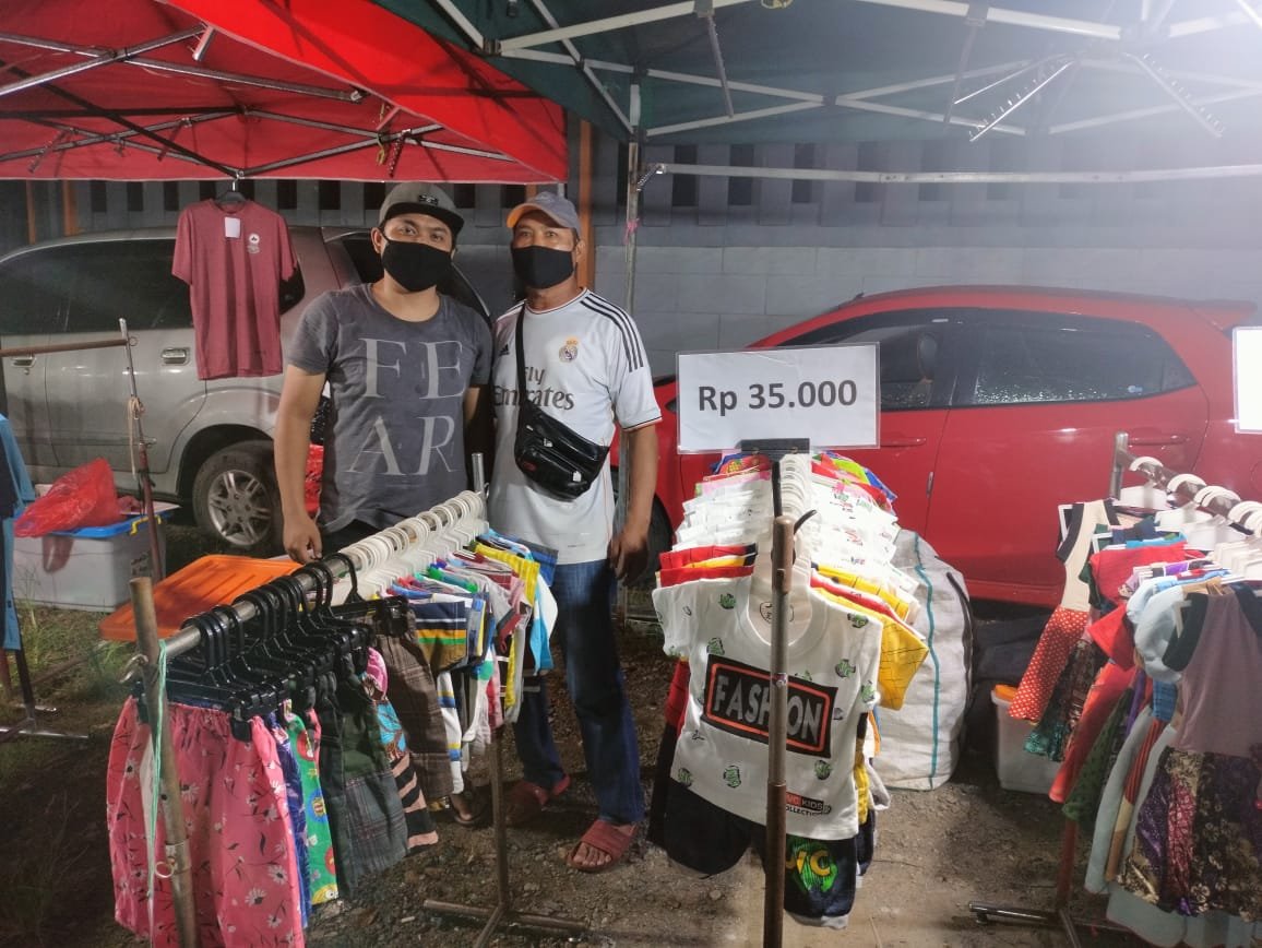 Berita Kaltim Terkini - Pedagang di Pasar Malam Mulai Buka Lapak