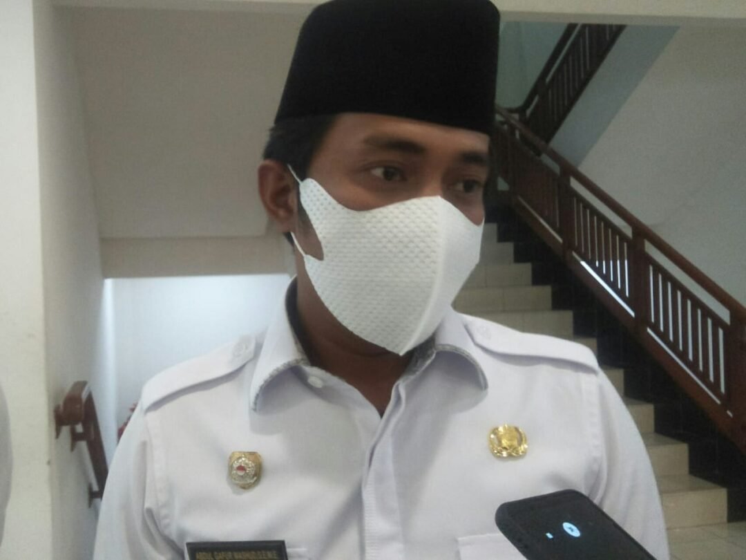 Bupati PPU Abdul Gofur Mas'ud meminta masyarakat bersabar terkait pembukaan taman.