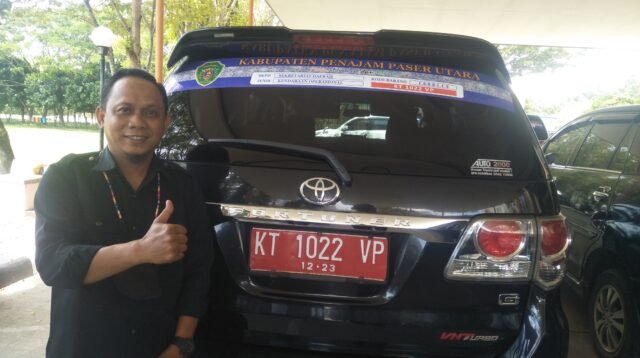 Berita Kaltim Terkini - Pencanangan stikerisasi mobil dinas (08/03 2021).