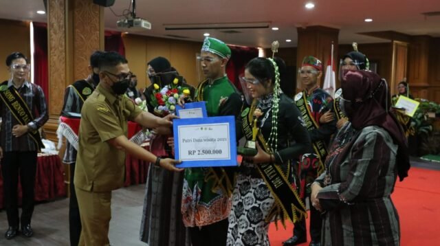 Grand Final Duta Wisata PPU 2021, Abdiel/Mifta terpilih sebagai pemenang.