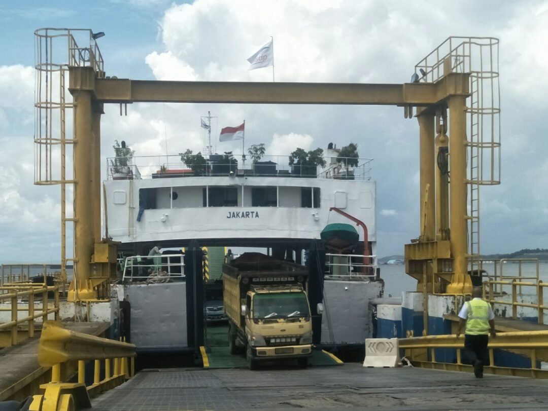 Operasional Pelabuhan Penajam tetap dibuka selama periode larangan mudik.