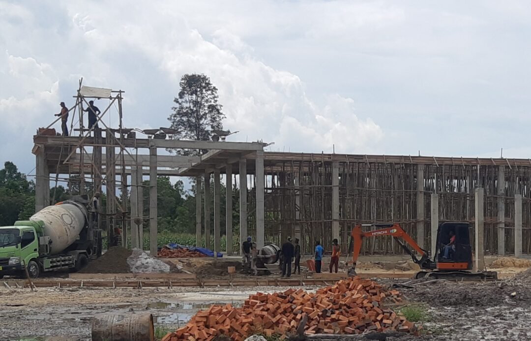 Progres pembangunan gedung perpustakaan Kabupaten Penajam Paser Utara.