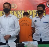 AS alias TD (mamakai baju tahanan) resmi dipecat dari dinas tempatnya bekerja setelah terlibat peredaran narkoba.