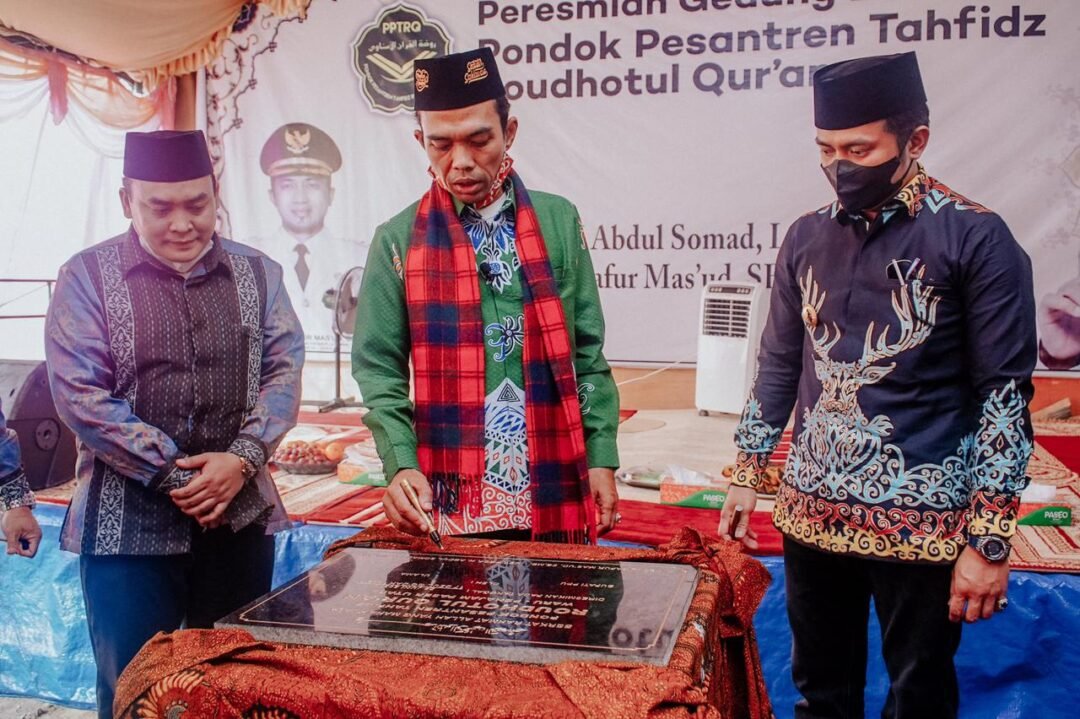 Ponpes Roudhotul Quran diresmikan Ust. Abdul Somad (UAS) bersama Bupati PPU Abdul Gofur Mas’ud (AGM), Senin (28/06/2021)