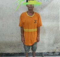 AH pelaku pencurian sarang burung walet yang gagal nikmati hasil setelah ditangkap di TKP.