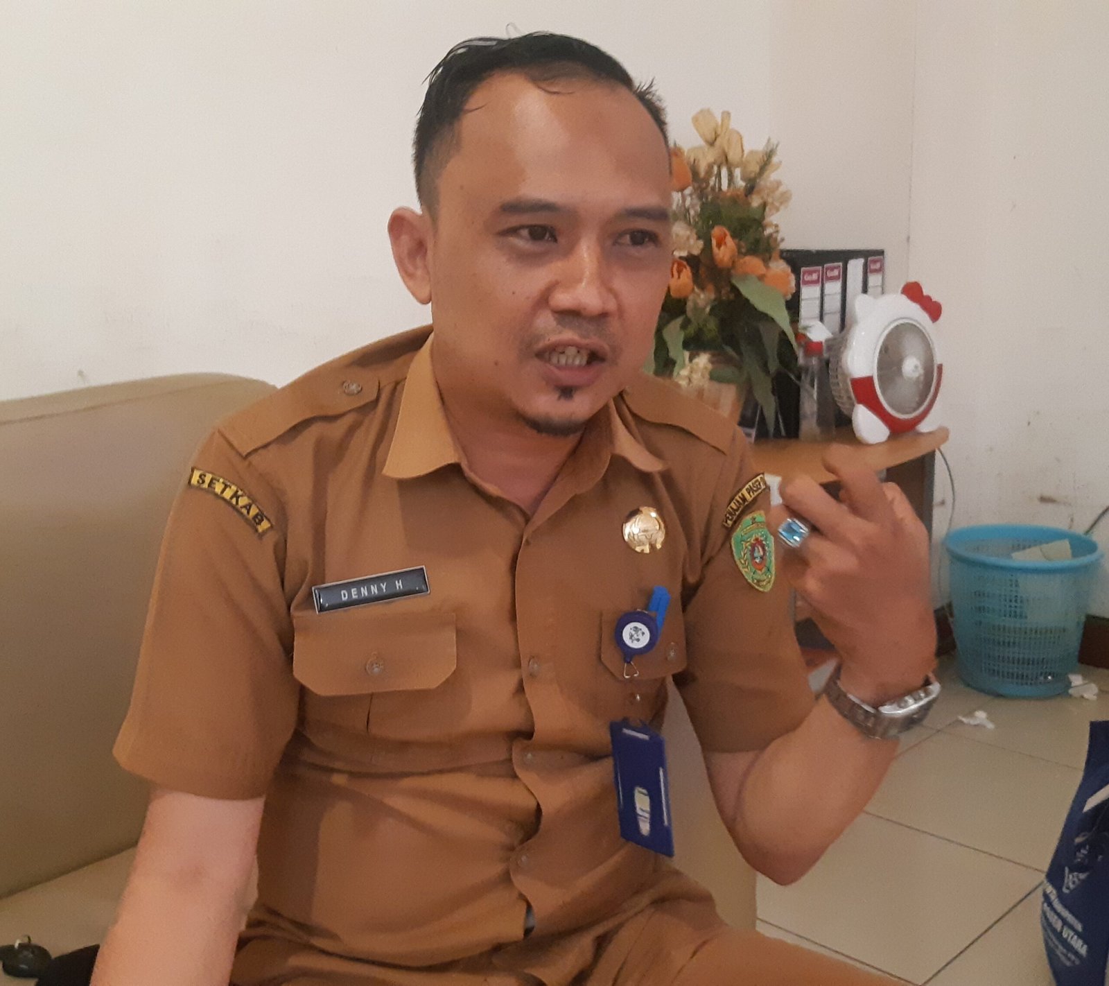 Kabid Pengelolaan Aset Badan Pengelola Keuangan dan Aset Daerah (BPKAD) Kabupaten PPU, Denny Handayansyah mengatakan meski baru 80 persen, capaian program stikerisasi mobil dinas sesuai target.