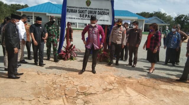 Peresmian RSUD Sepaku oleh Plt Sekda PPU, Muliadi bersama sejumlah anggota DPRD dan Forkopimda, Kamis (05/08/2021).