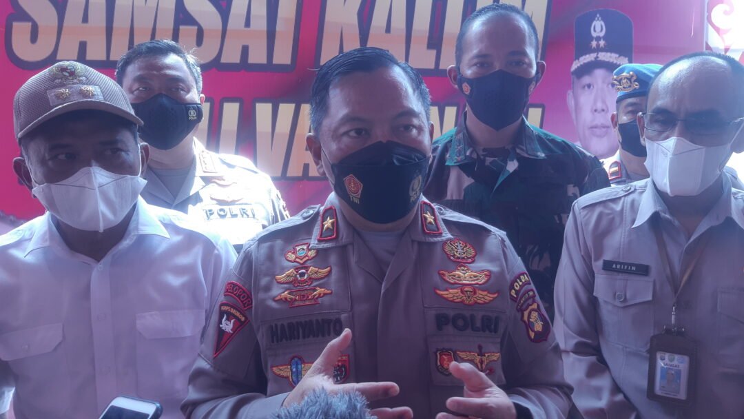 Wakapolda Kaltim Brigjen Pol Hariyanto tinjau vaksinasi serentak di PPU