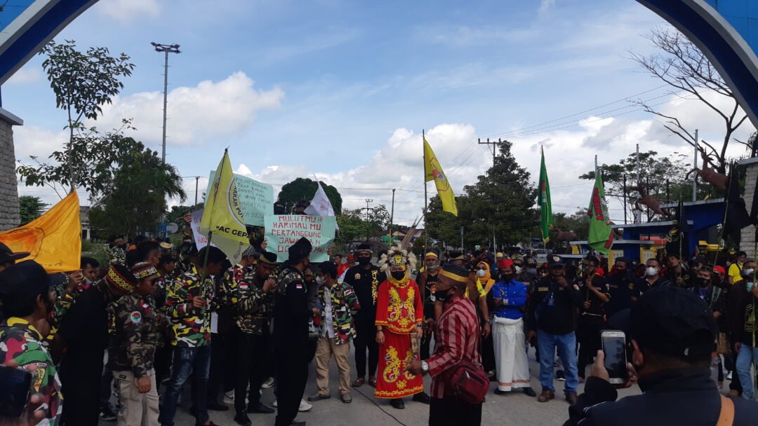 Ucapan Edy Mulyadi bernada rasialis picu aksi massa di berbagai daerah termasuk PPU