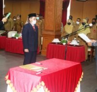 Proses pelantikan Pj Sekda PPU Tohar oleh Plt Bupati Hamdam, Senin (31/1/22)