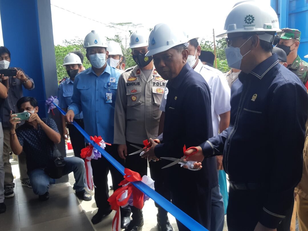 Plt Bupati PPU, Hamdam resmikan operasional WTP Unit Sepaku