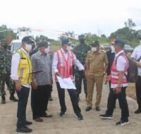 Gubernur Kaltim Isran Noor dan Plt Bupati PPU damping Menteri Perhubungan Budi Karya Sumadi Tinjau lokasi pembangunan bandara IKN.