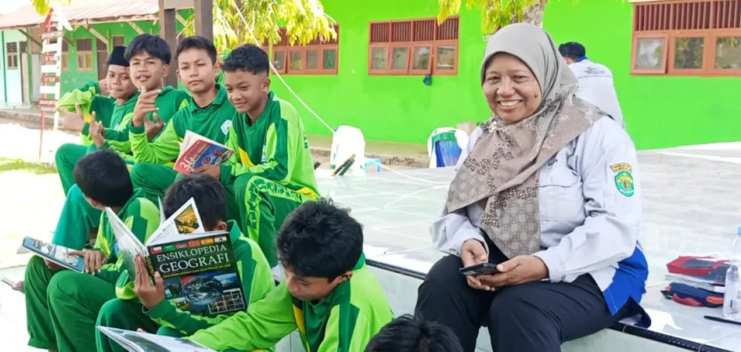 Perpustakaan Keliling Kaltim Bawa Ratusan Buku ke Santri Pesantren di Kukar