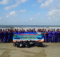 Ditpolairud Polda Kaltim Peduli Lingkungan, Gelar Aksi Bersih Pantai Wujudkan Pesisir Asri