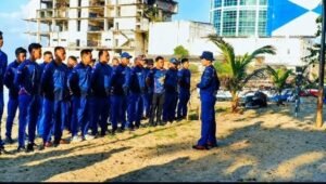 Ditpolairud Polda Kaltim Gerak Cepat Bersihkan Pantai, Ajak Warga Rawat Pesisir Bersama-sama Ditpolairud Polda Kaltim Gerak Cepat Bersihkan Pantai, Ajak Warga Rawat Pesisir Bersama-sama