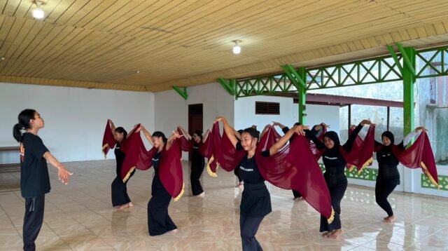 Dukung Sanggar Seni, Cara Pemkam di Kutai Barat Lestarikan Budaya Lokal