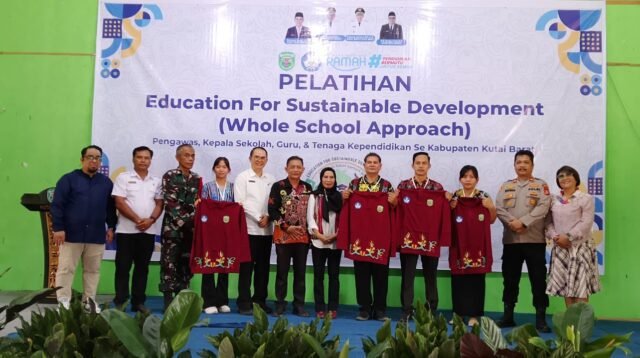 Wabup Kubar Dorong Sekolah Jadi Laboratorium Kehidupan Lewat Pelatihan Guru SD