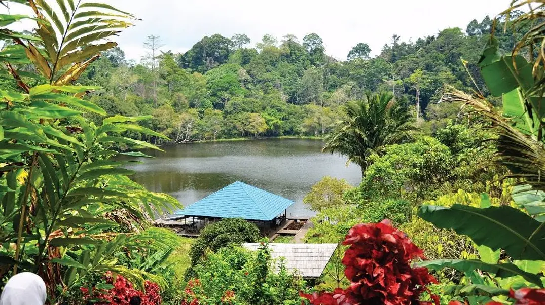 Danau Aco Kutai Barat, Menikmati Ketenangan Di Balik Legenda Lokal