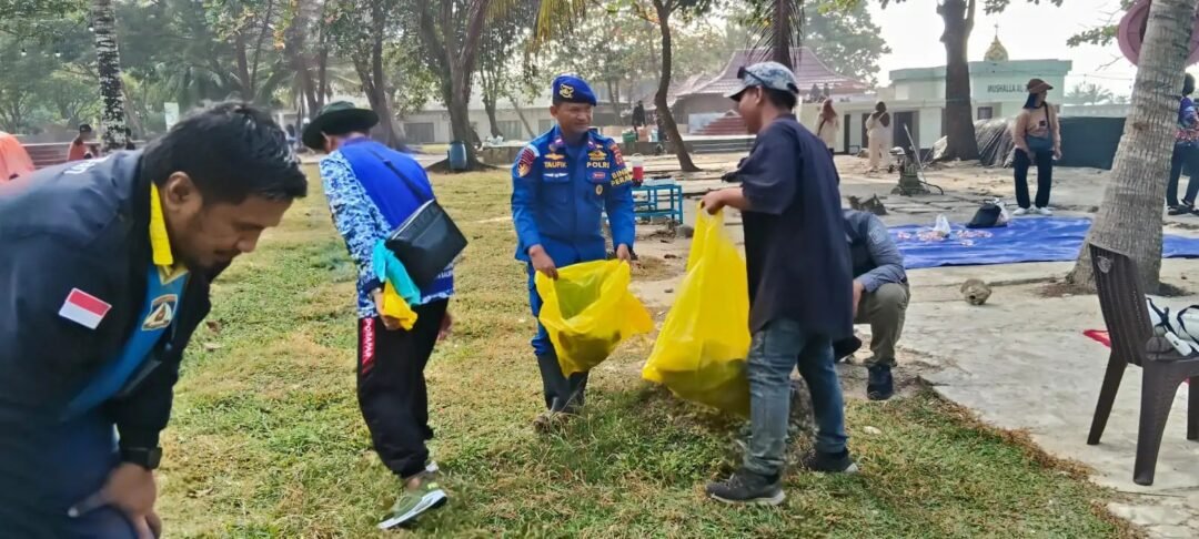 Ditpolairud Polda Kaltim Gandeng Ocean Youth Indonesia: Edukasi & Aksi Nyata Jaga Pesisir Pantai Monpera