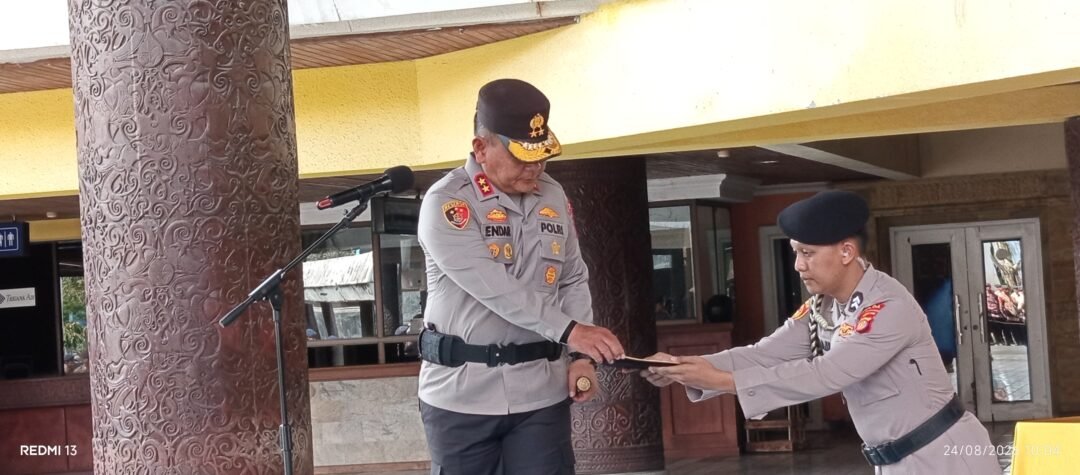 Perkuat Penanganan Karhutla, Kapolda Kaltim Lepas 190 Brimob BKO ke Kalbar