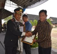 Siskamling RT 10 Sumber Sari Raih Juara I Lomba se-Kabupaten Kutai Barat Siskamling RT 10 Sumber Sari Raih Juara I Lomba se-Kabupaten Kutai Barat