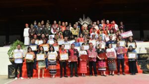 HUT ke-81 RI, 40 Tokoh dan Instansi di Kutai Barat Terima Penghargaan