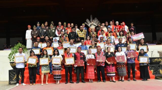 HUT ke-81 RI, 40 Tokoh dan Instansi di Kutai Barat Terima Penghargaan