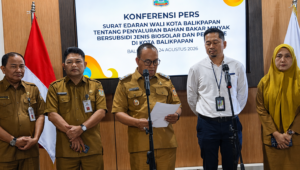 Pemkot Balikpapan Atur Penyaluran Pertalite & Biosolar, 5 SPBU Tambahan Layani Roda Dua Pemkot Balikpapan Atur Penyaluran Pertalite & Biosolar, 5 SPBU Tambahan Layani Roda Dua
