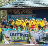 Belajar Langsung di Hutan Bakau, Siswa SD IT Al Auliya 2 Seru-seruan Tanam Mangrove Bersama Ditpolairud