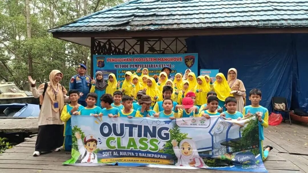 Belajar Langsung di Hutan Bakau, Siswa SD IT Al Auliya 2 Seru-seruan Tanam Mangrove Bersama Ditpolairud