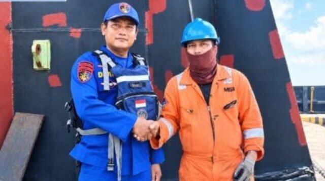 Bangun Kedekatan di Pesisir, Ditpolairud Polda Kaltim Gencar Sambang Warga Lewat Polisi RW Bangun Kedekatan di Pesisir, Ditpolairud Polda Kaltim Gencar Sambang Warga Lewat Polisi RW