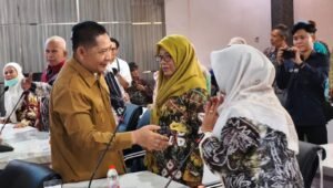 75 ASN Termasuk Sekkab HST Dilepas Purna Tugas, Bupati Rizal : Teruslah Berkarya di Masyarakat 75 ASN Termasuk Sekkab HST Dilepas Purna Tugas, Bupati Rizal : Teruslah Berkarya di Masyarakat