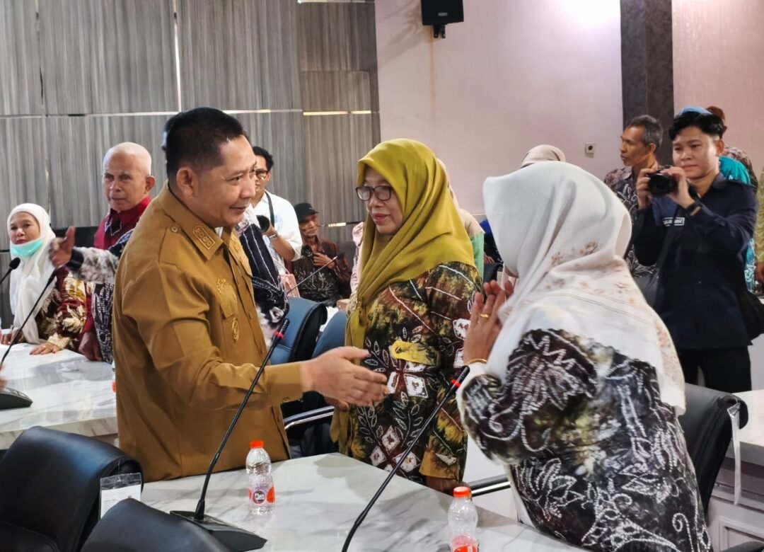 75 ASN Termasuk Sekkab ‎HST Dilepas Purna Tugas, ‎Bupati Rizal : Teruslah ‎Berkarya di Masyarakat